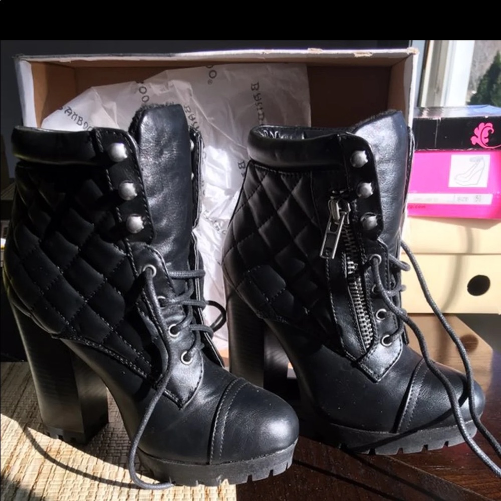 Like new only try them on!!